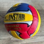 Мяч для волейбола BALLONSTAR размера №5 с ручной сшивкой панелей