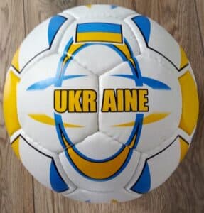 Футбольный мяч UKRAINE размера №5 из поливинилхлорида, ручная сшивка