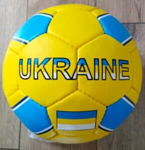 Футбольний м'яч UKRAINE розміру №5 з ПВХ та латексу