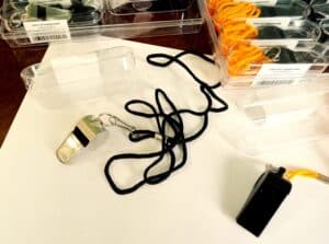 Свисток  металлический хромированный ACME серебряный, в индивидуальной упаковке