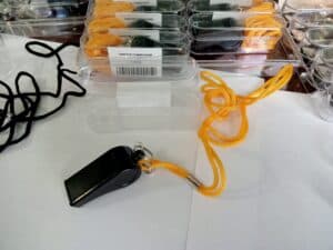 Свисток пластиковый SP-Sport  черный, в индивидуальной упаковке