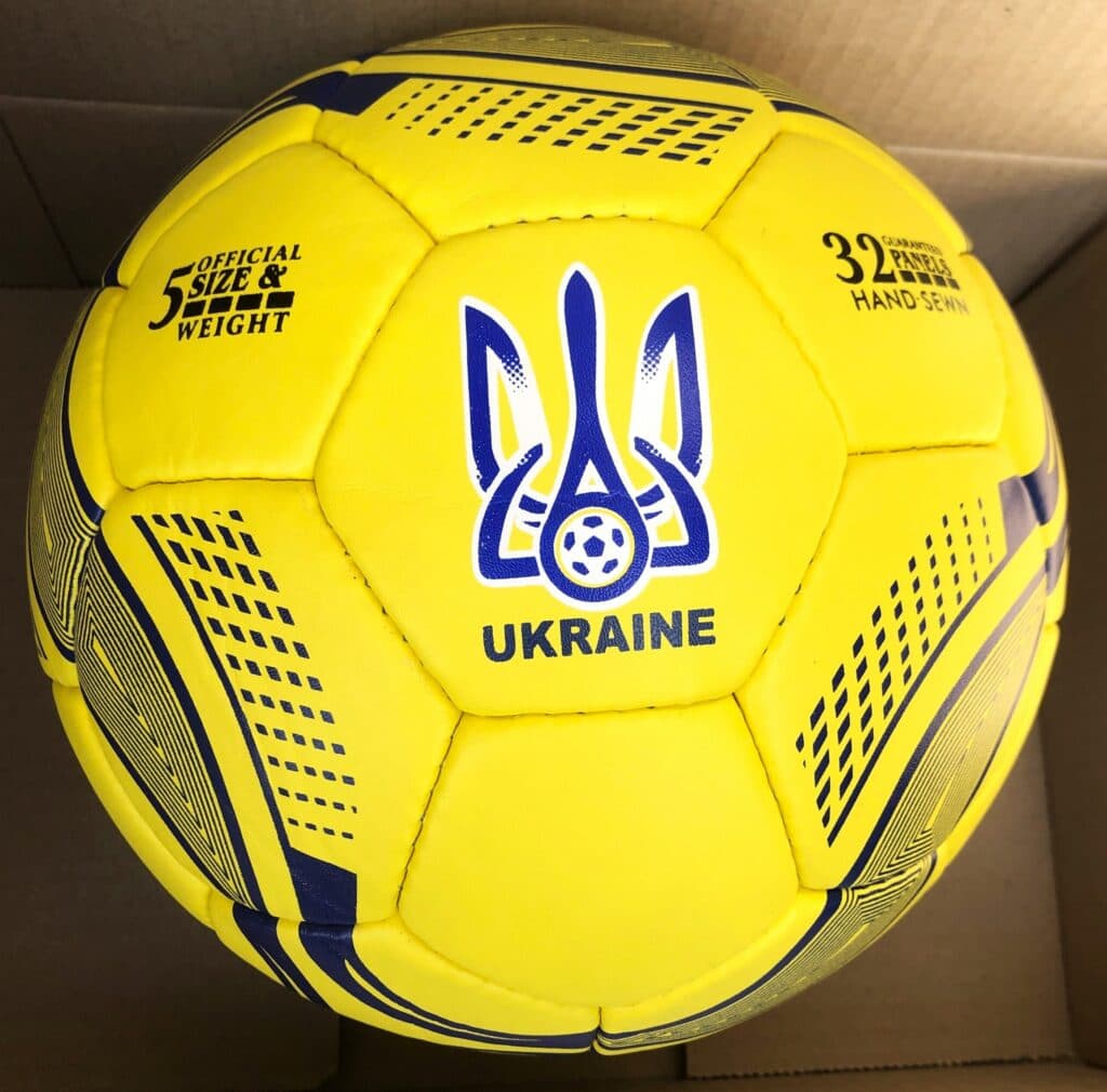 Футбольный мяч UKRAINE BALLONSTAR жёлто-голубой, размер №5, PVC, ручной шов