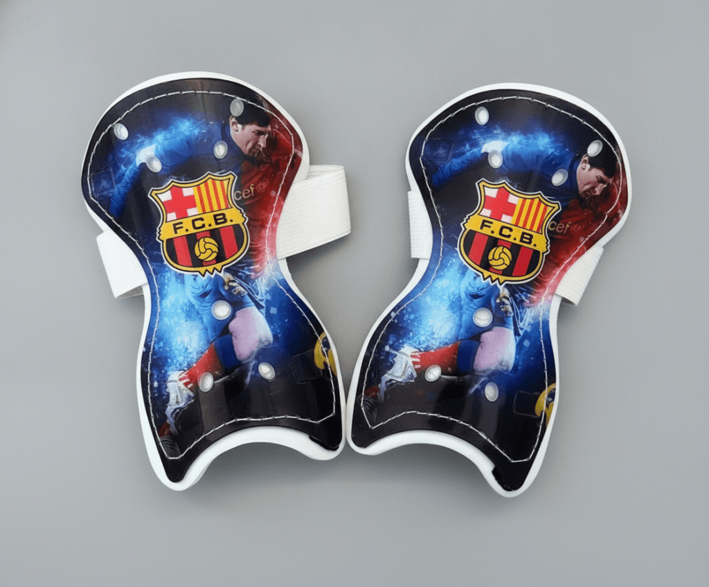 Щитки футбольные для детей 4-7 лет BARCELONA, с креплениями-липучками