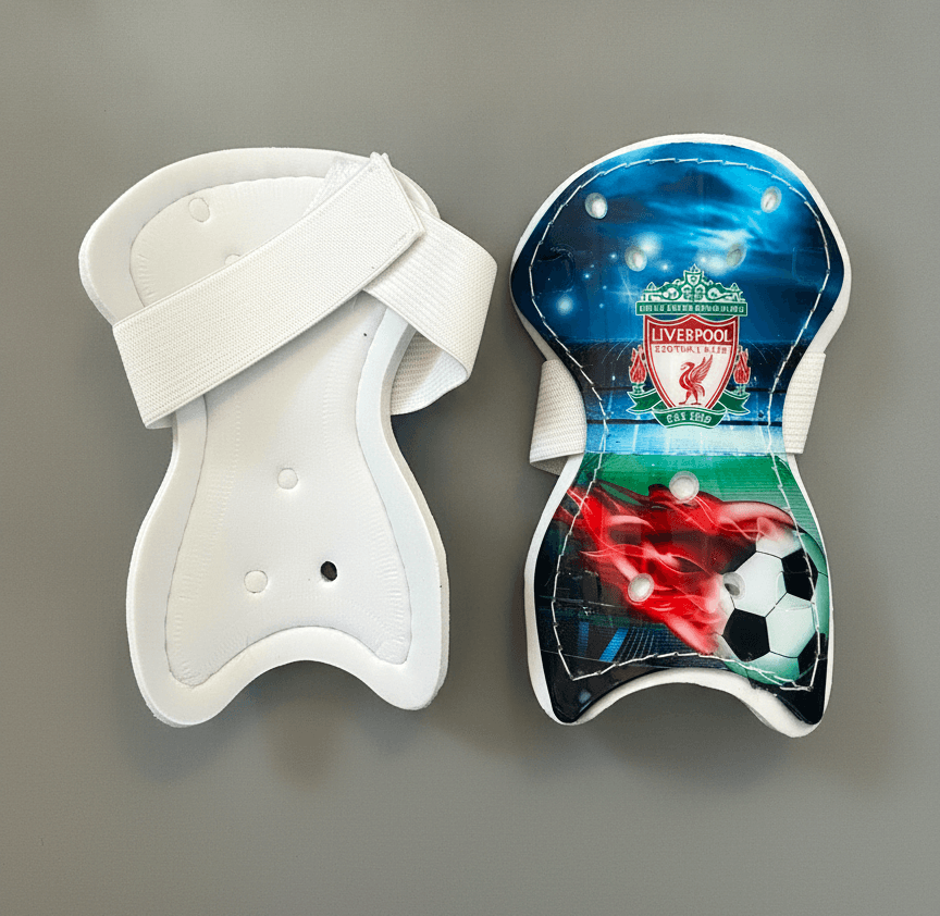 Футбольні щитки для дітей віком 4–7 років LIVERPOOL, з кріпленнями-липучками