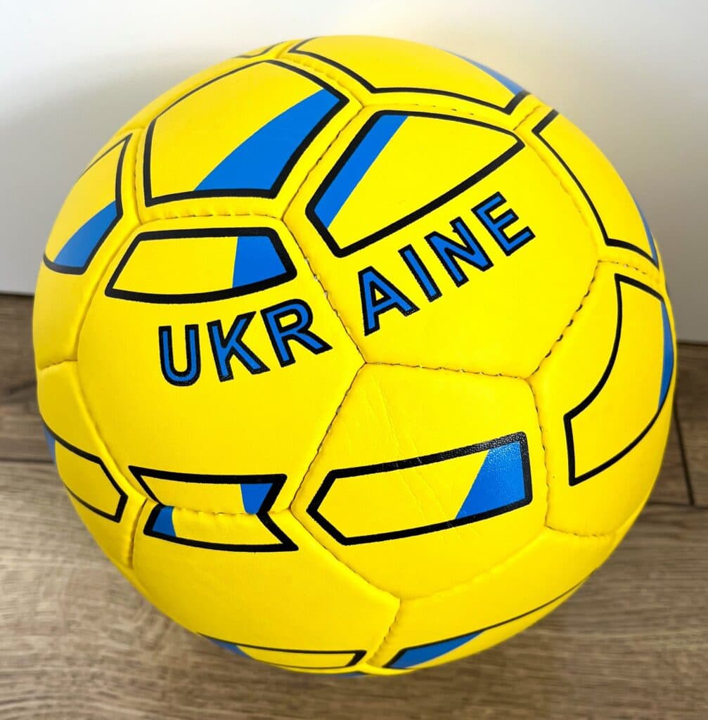 Футбольний м'яч UKRAINE BALLONSTAR, розмір 5, з ПВХ та латексу