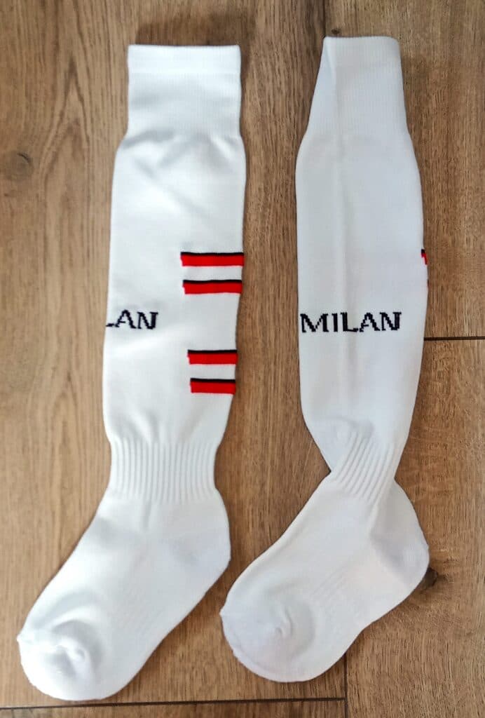 Детские футбольные гетры AC Milan Home 2025, белый цвет, размер 27-35