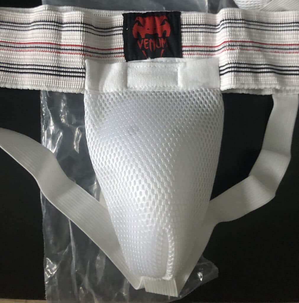 Мужская защита паха VENUM, белая, размеры M и L