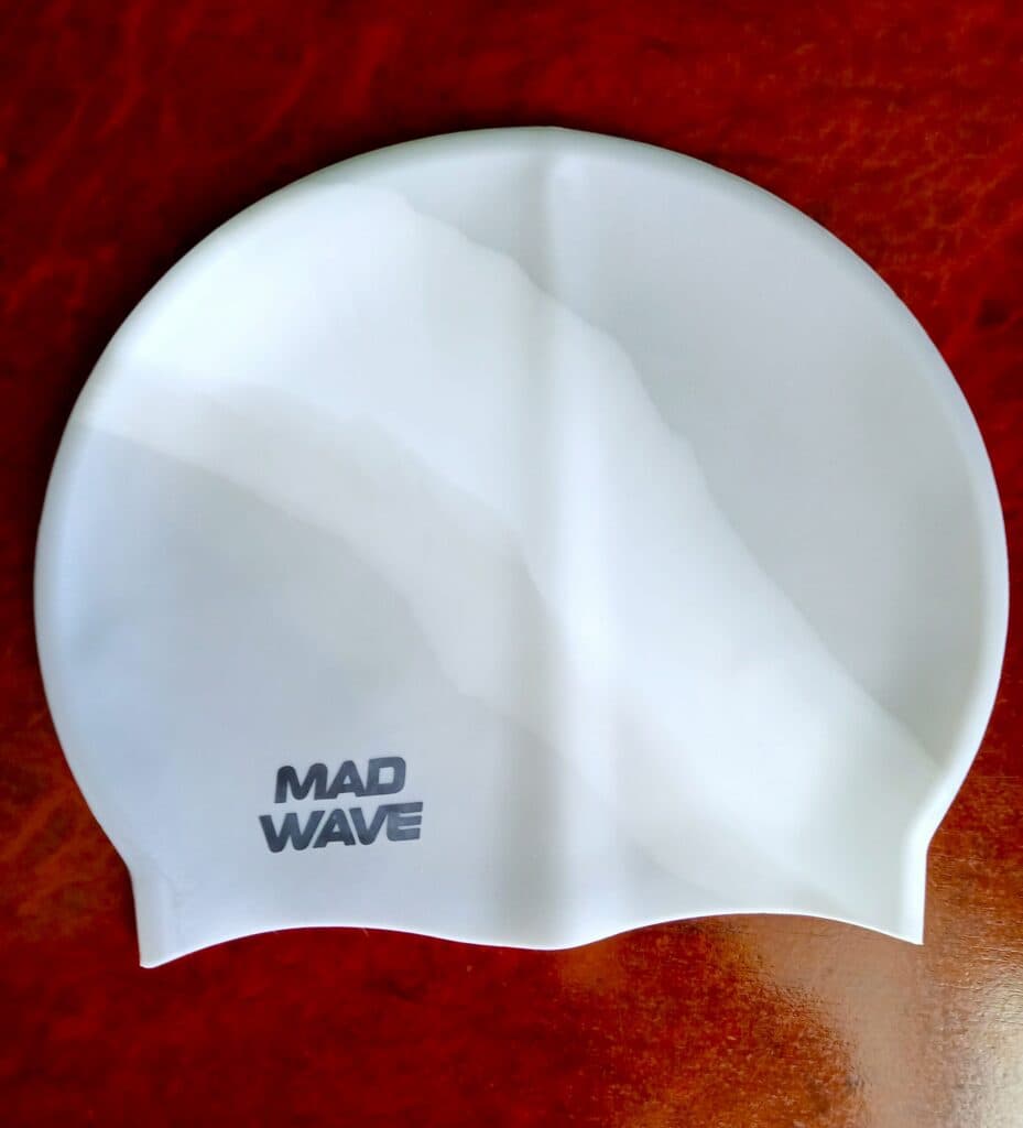Черная шапочка для плавания MadWave MULTI BIG из эластичного силикона