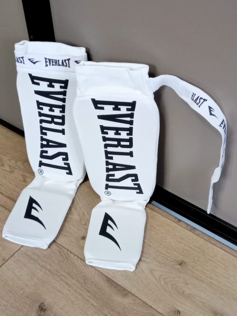 Защита голени и стопы EVERLAST белого цвета, размер XS-L