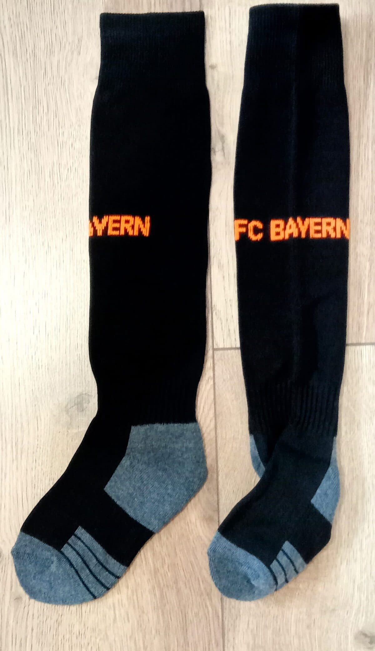 Дитячі футбольні гетри BAYERN MUNICH AWAY 2025, чорні, розмір 27–35