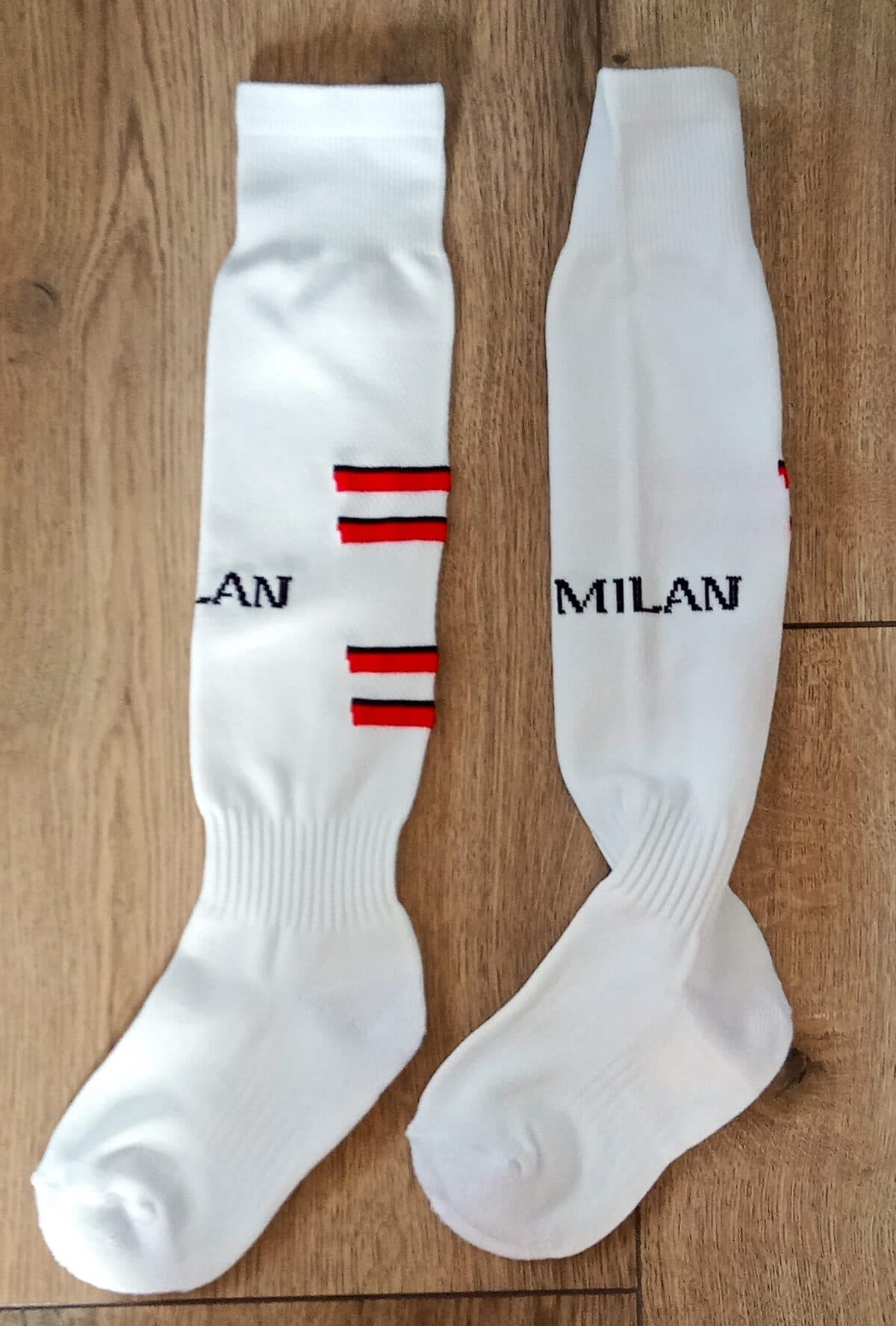 Детские футбольные гетры AC Milan Home 2025, белый цвет, размер 27-35