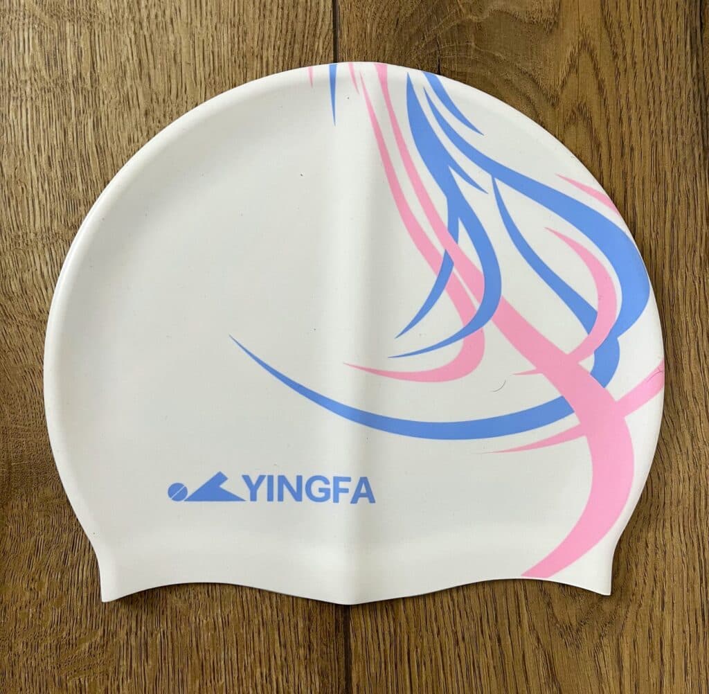 Силиконовая шапочка для плавания YINGFA для взрослых, бело-синяя
