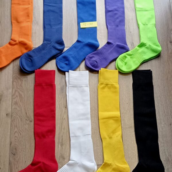 Гетри футбольні юніорські розмір 32-39 кольори в асортименті