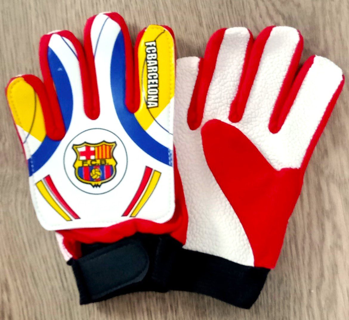 Рукавички воротарські дитячі BAYERN MUNCHEN розмір 6-8 кольорів в асортименті