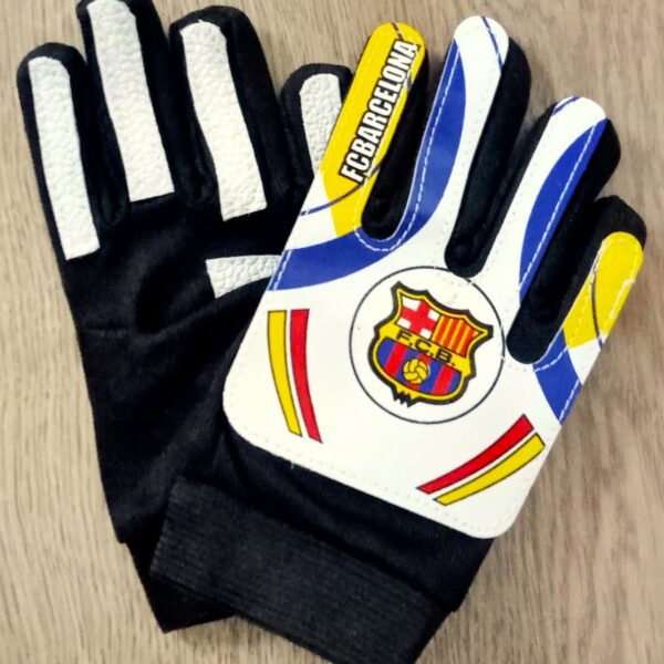 Перчатки вратарские детские BAYERN MUNCHEN размер 6-8 цвета в ассортименте
