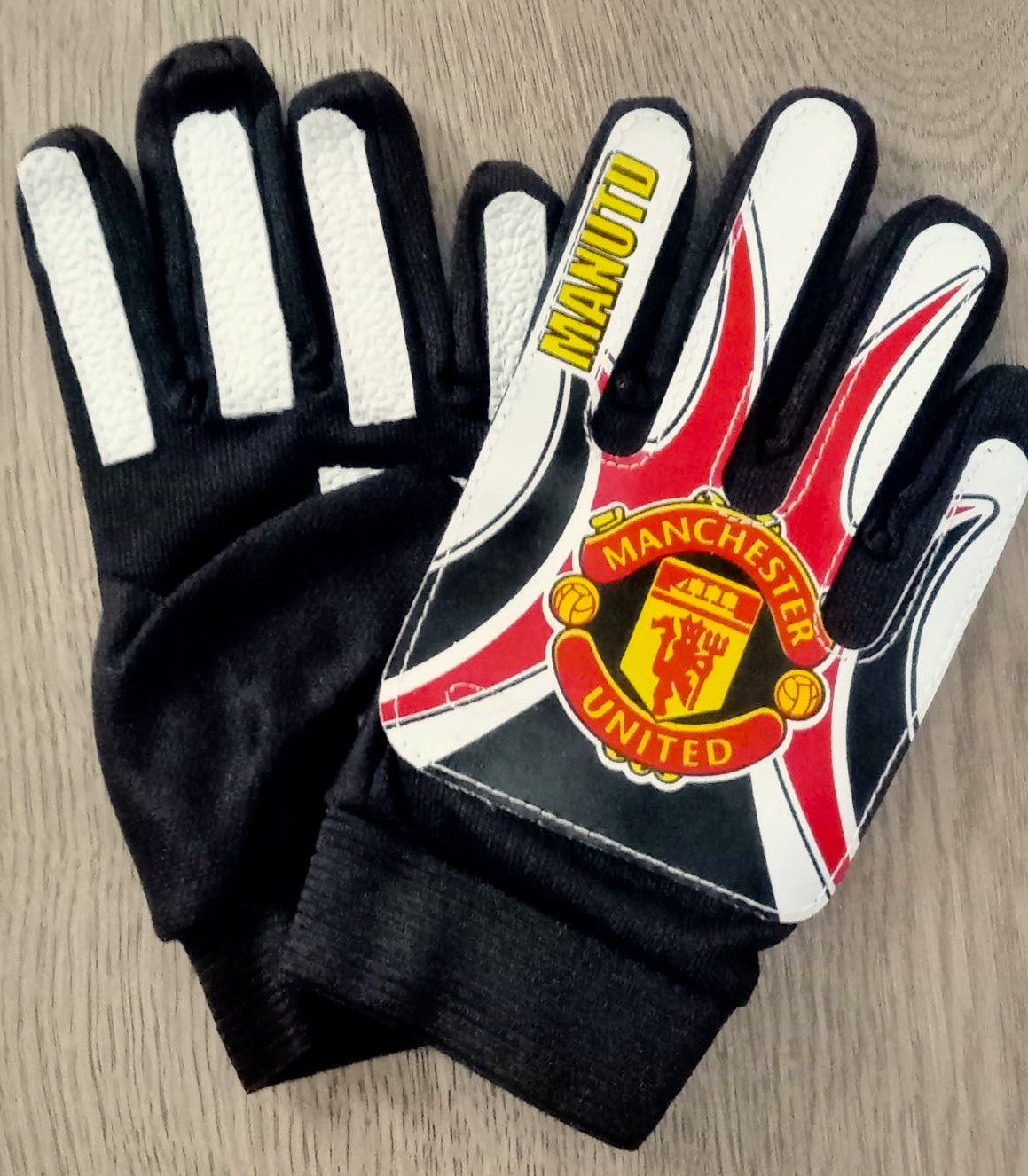 Рукавички воротарські дитячі BAYERN MUNCHEN розмір 6-8 кольорів в асортименті