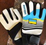 Перчатки вратарские детские BAYERN MUNCHEN размер 6-8 цвета в ассортименте