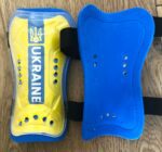 Щитки футбольні PATRIK розмір М, кольори в асортименті