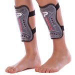 Щитки футбольні PATRIK розмір М, кольори в асортименті