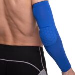 Налокотник спортивный компрессионный длинный чёрный, размеры S-XL