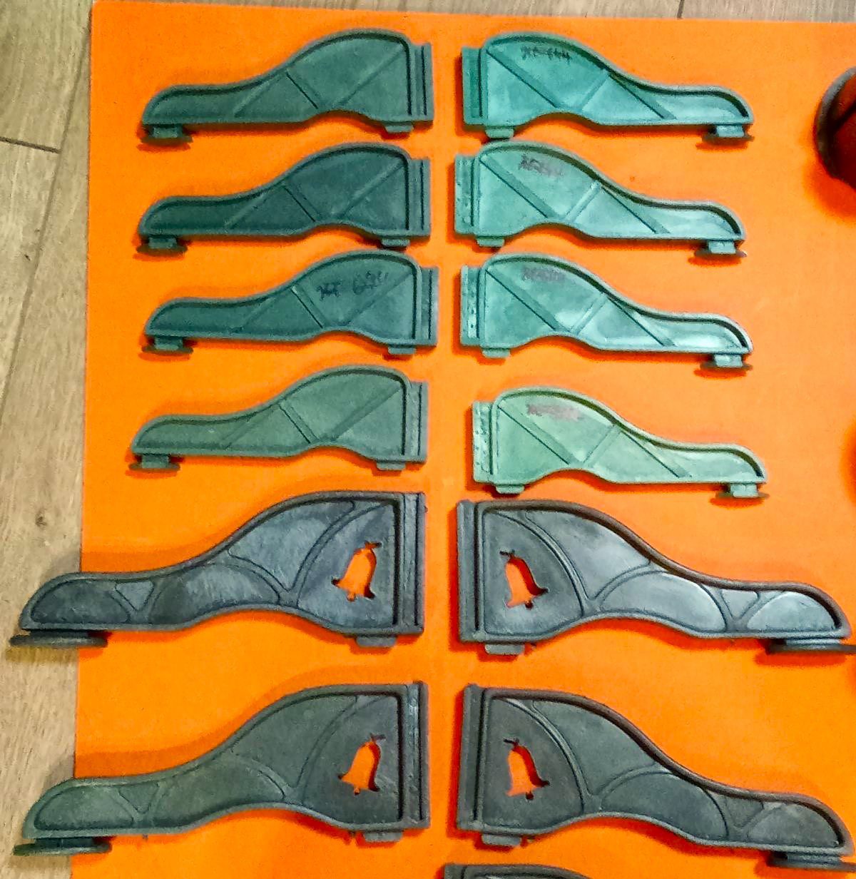 Центральная часть-бобышка крепления новогодней ёлки на 3 ножки Dотверстия=19мм, h бобышки=6,5см