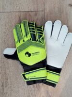 Щитки футбольні DIADORA, розміри SM, кольори в асортименті