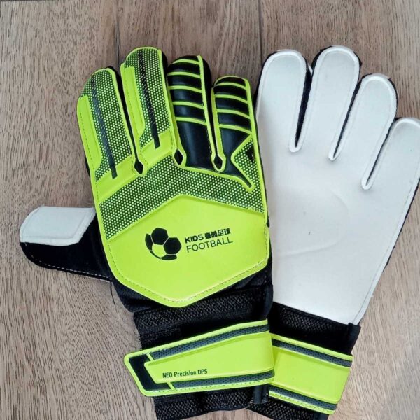 Щитки футбольні DIADORA, розміри SM, кольори в асортименті