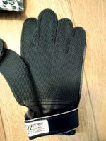 Перчатки вратарские детские с символикой футбольных клубов, размер М , цвета в ассортименте