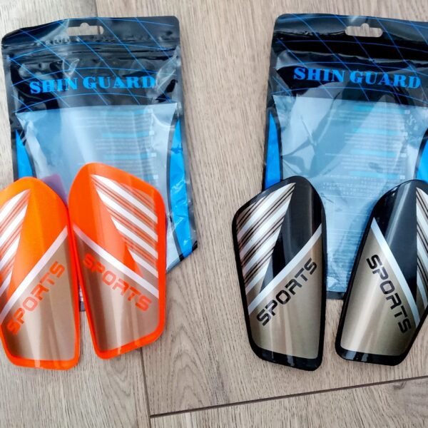 Щитки футбольные, размер S, цвета в ассортименте