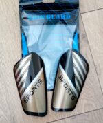 Щитки футбольні, розмір S, кольори в асортименті