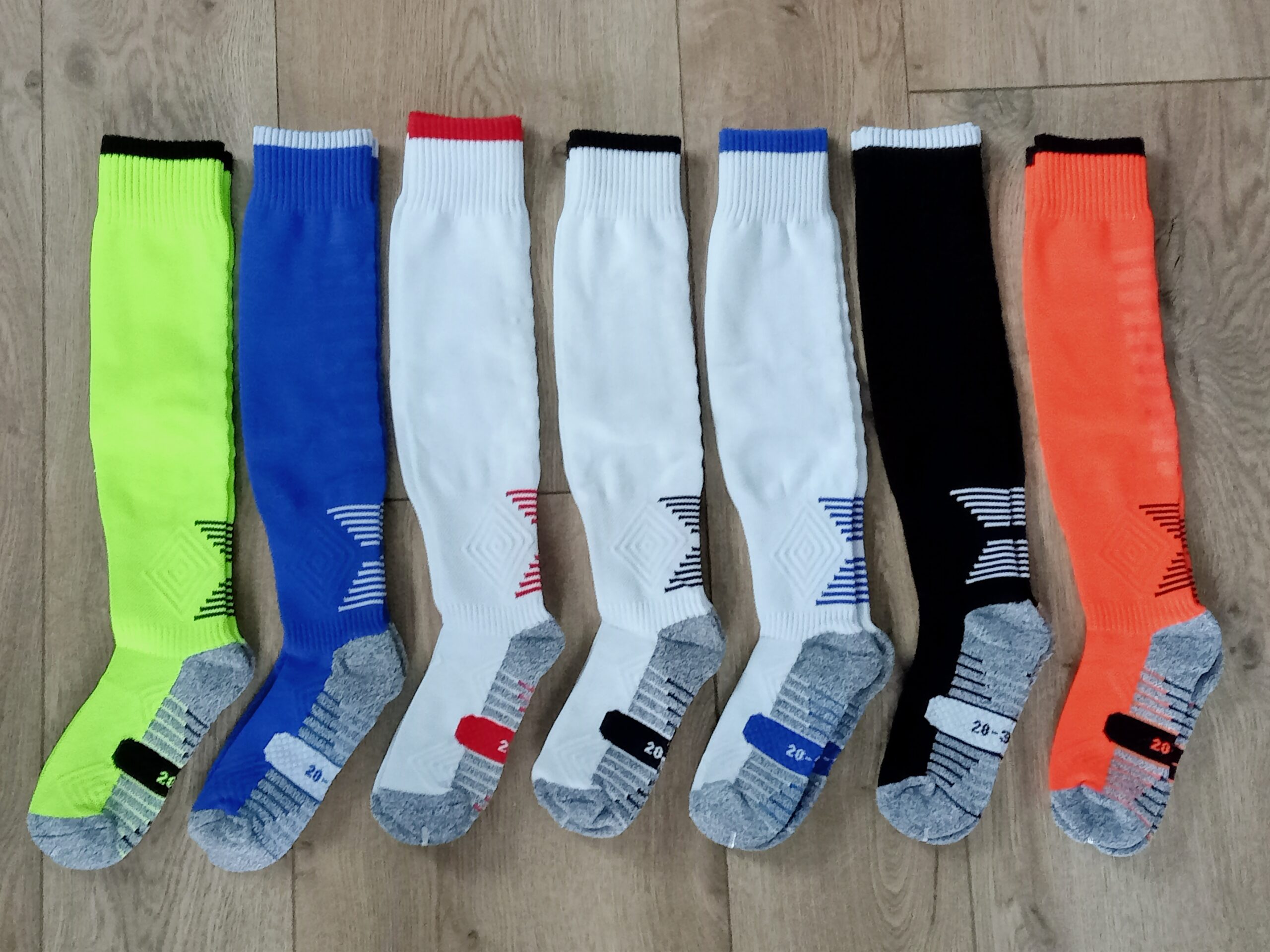 Гетры футбольные детские SPOINT, размер 28-33,цвета в ассортименте - Белый-красный