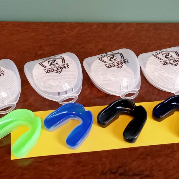 Капа боксерская одночелюстная детская (цвета в ассортименте)