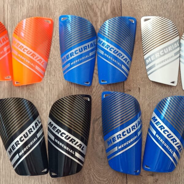 Щитки футбольні дитячі, розмір М, кольори в асортименті