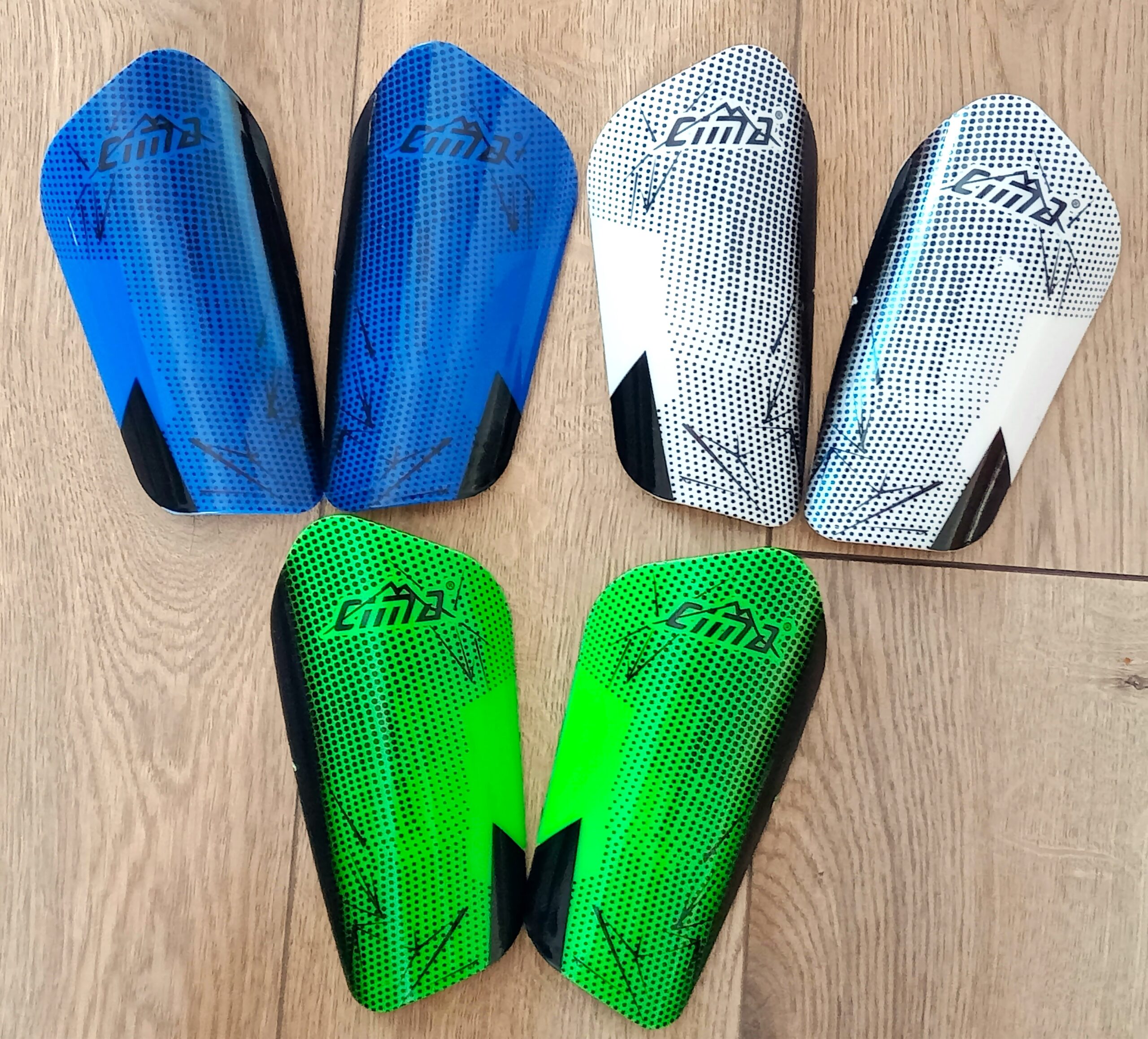 Щитки футбольные детские, размер М, цвета в ассортименте