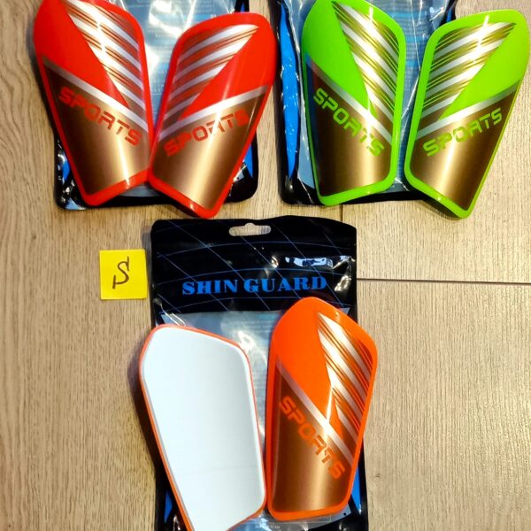 Щитки футбольные детские SPORTS, размер М, цвета в ассортименте