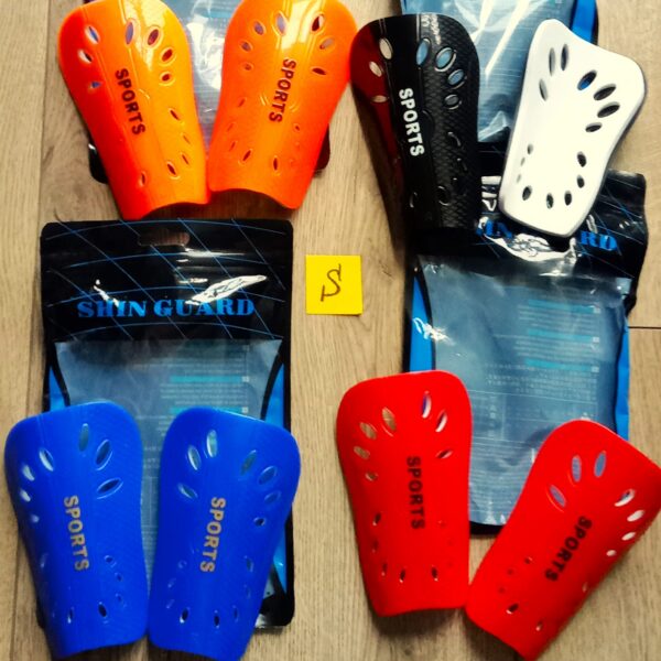 Щитки футбольные детские SPORTS, размер S, цвета в ассортименте