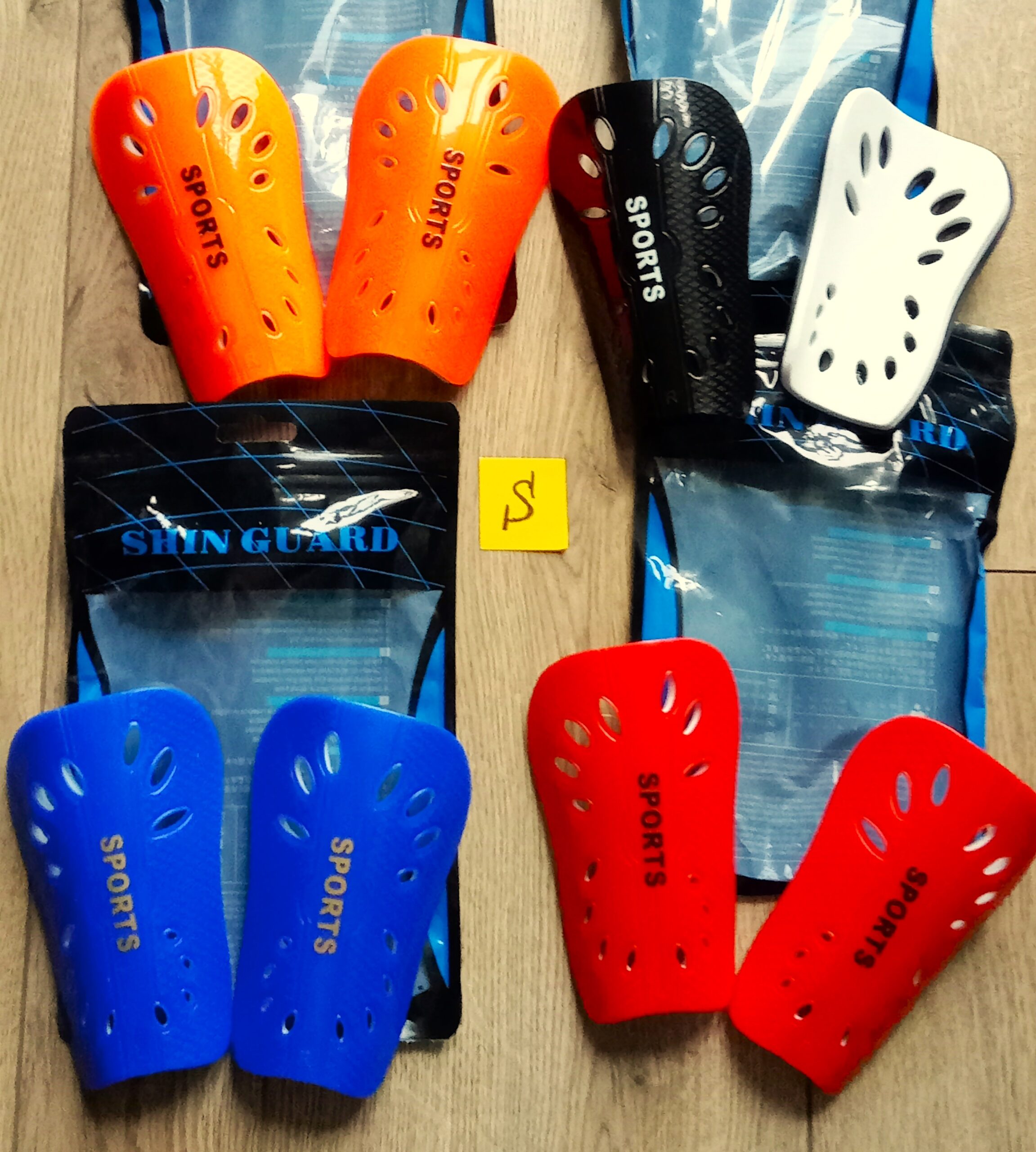 Щитки футбольные детские SPORTS, размер S, цвета в ассортименте