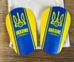 Щитки футбольные мини UKRAINE, размеры  S-M - размер M