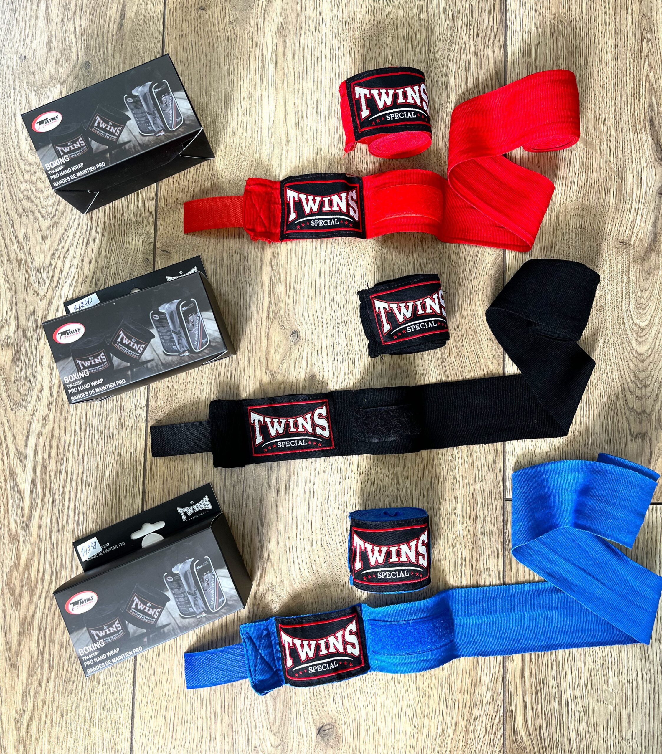 Бінти боксерські бавовна з еластаном TWINS, 3метри, кольори в асортименті