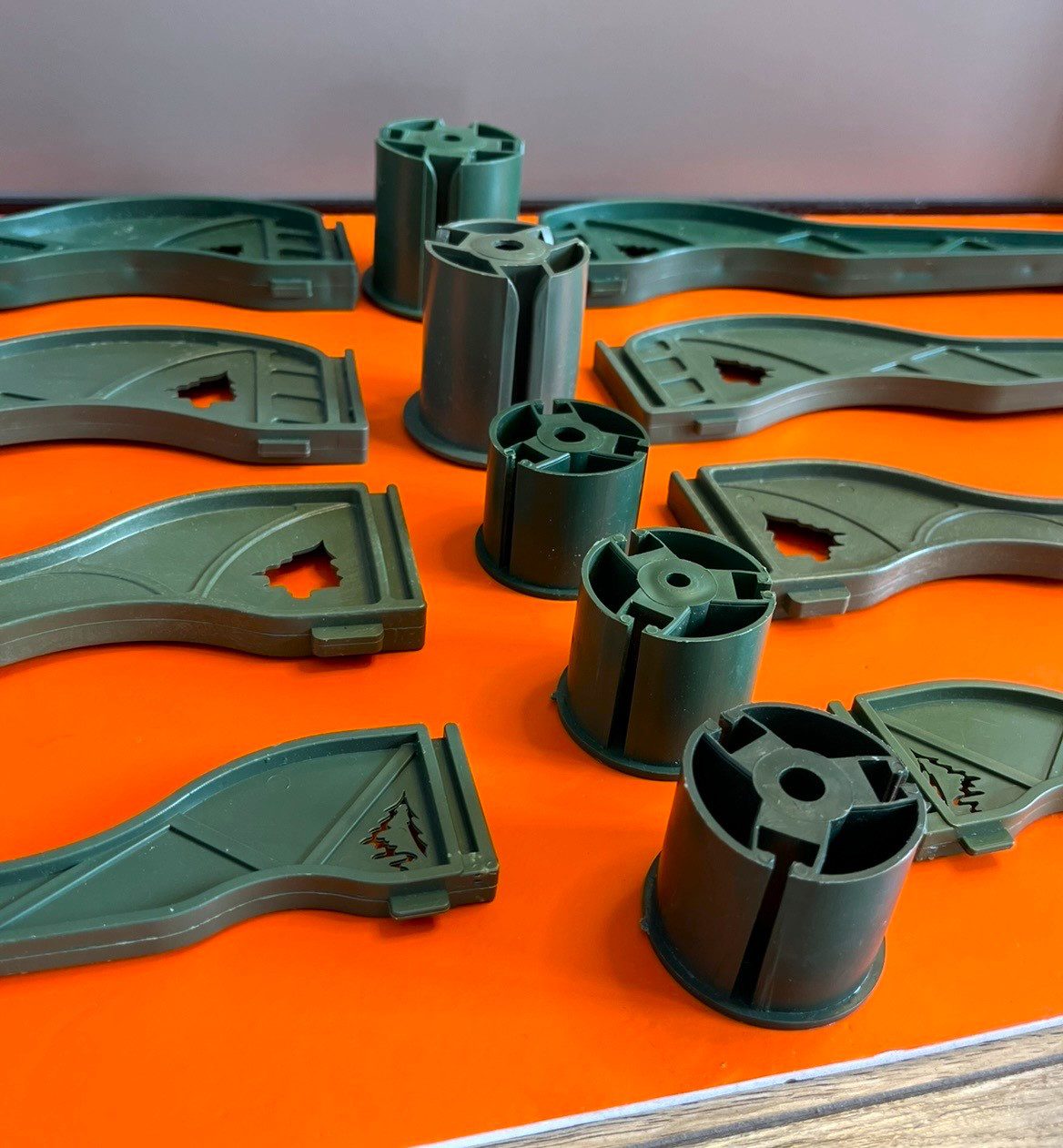 Центральная часть-бобышка крепления новогодней ёлки на 3 ножки Dотверстия=16/5мм, h бобышки=4 см