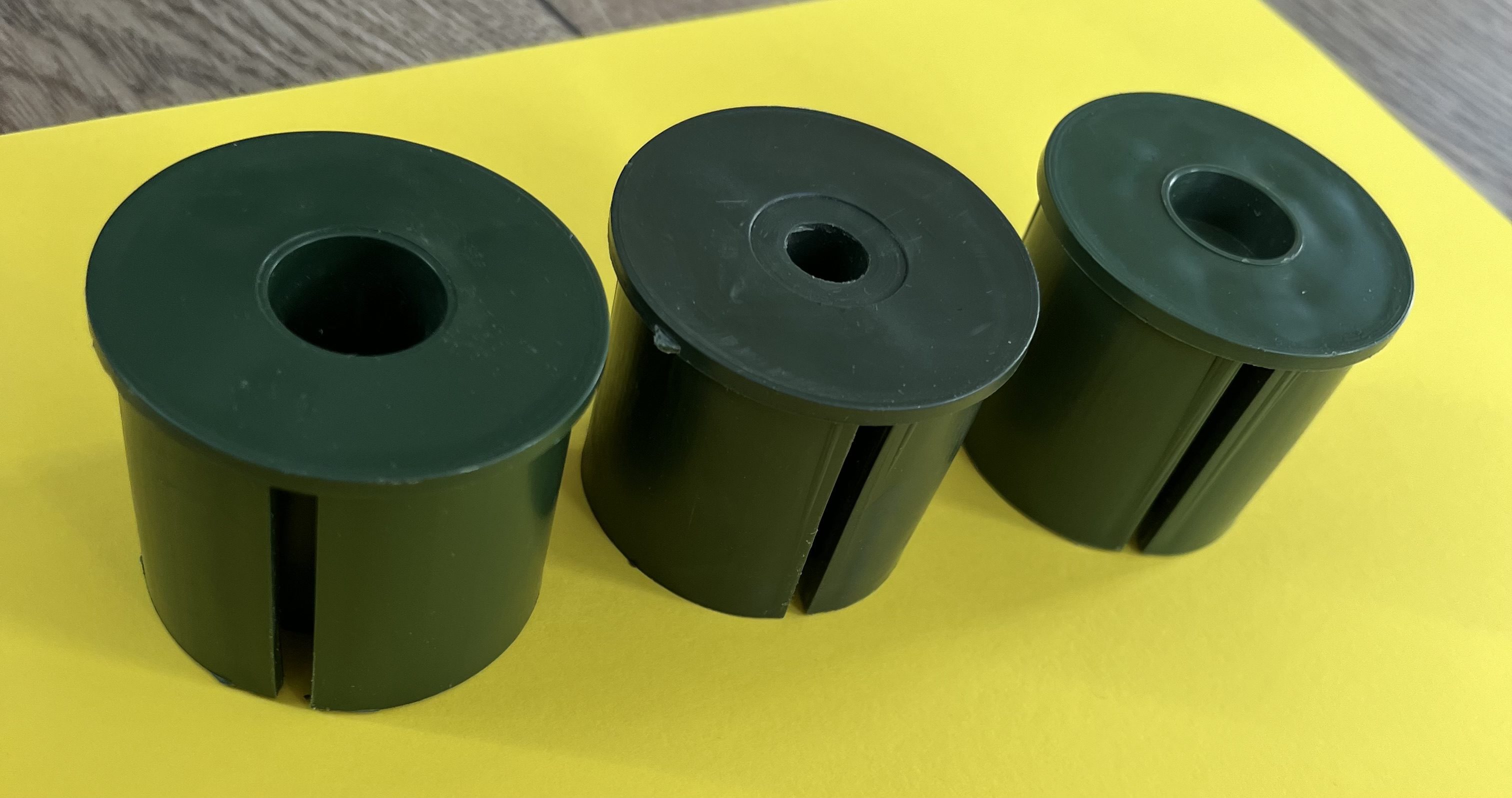 Центральная часть-бобышка крепления новогодней ёлки на 3 ножки Dотверстия=16мм, h бобышки=4 см