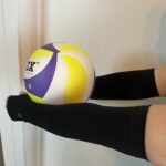 Спортивные нарукавники волейбольные компрессионные ,с вырезом для большого пальца (к-т из 2шт). цвет - черный