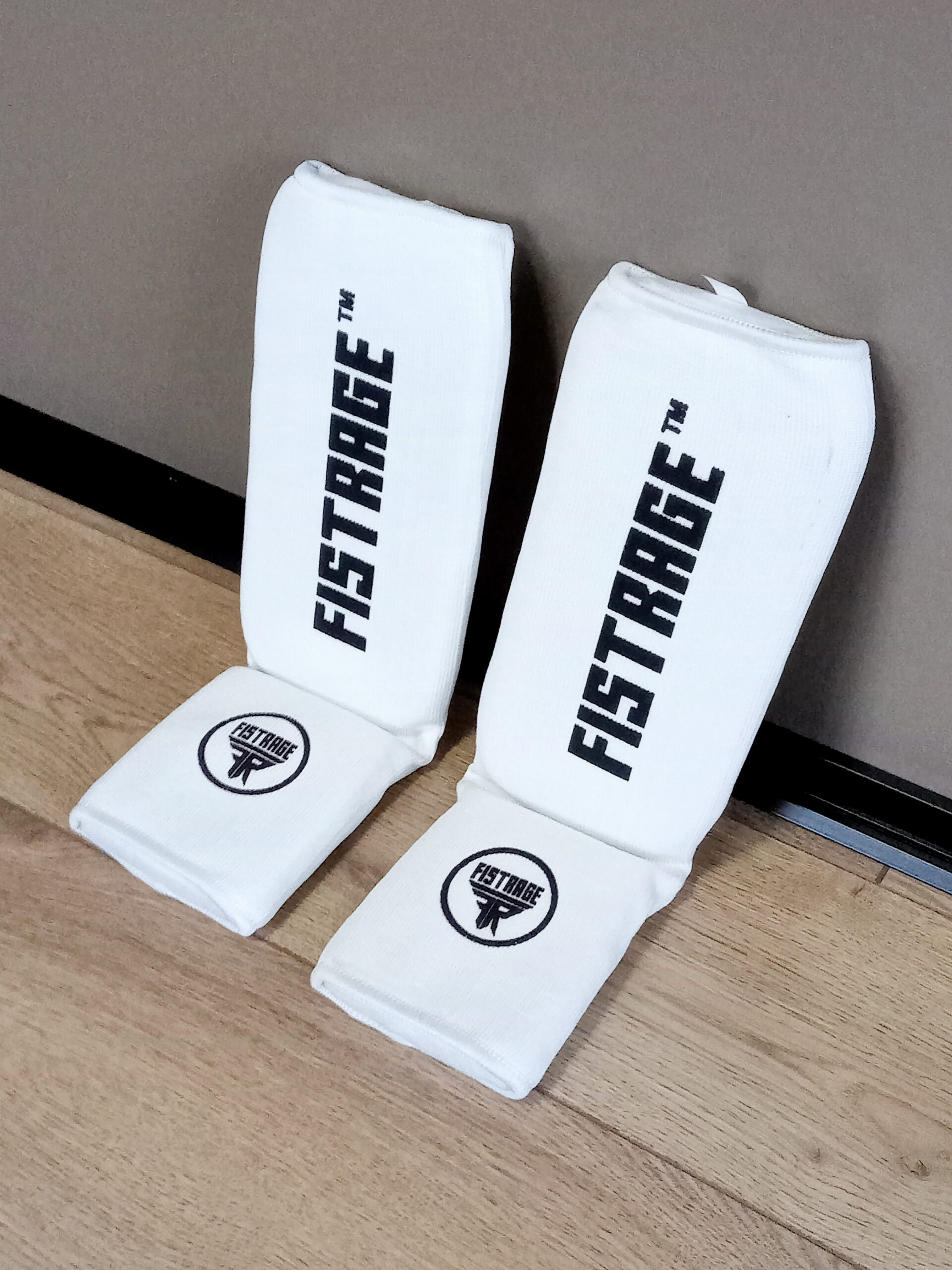 Защита голени и стопы HARD TOUCH, размеры S-XL, цвета в ассортименте