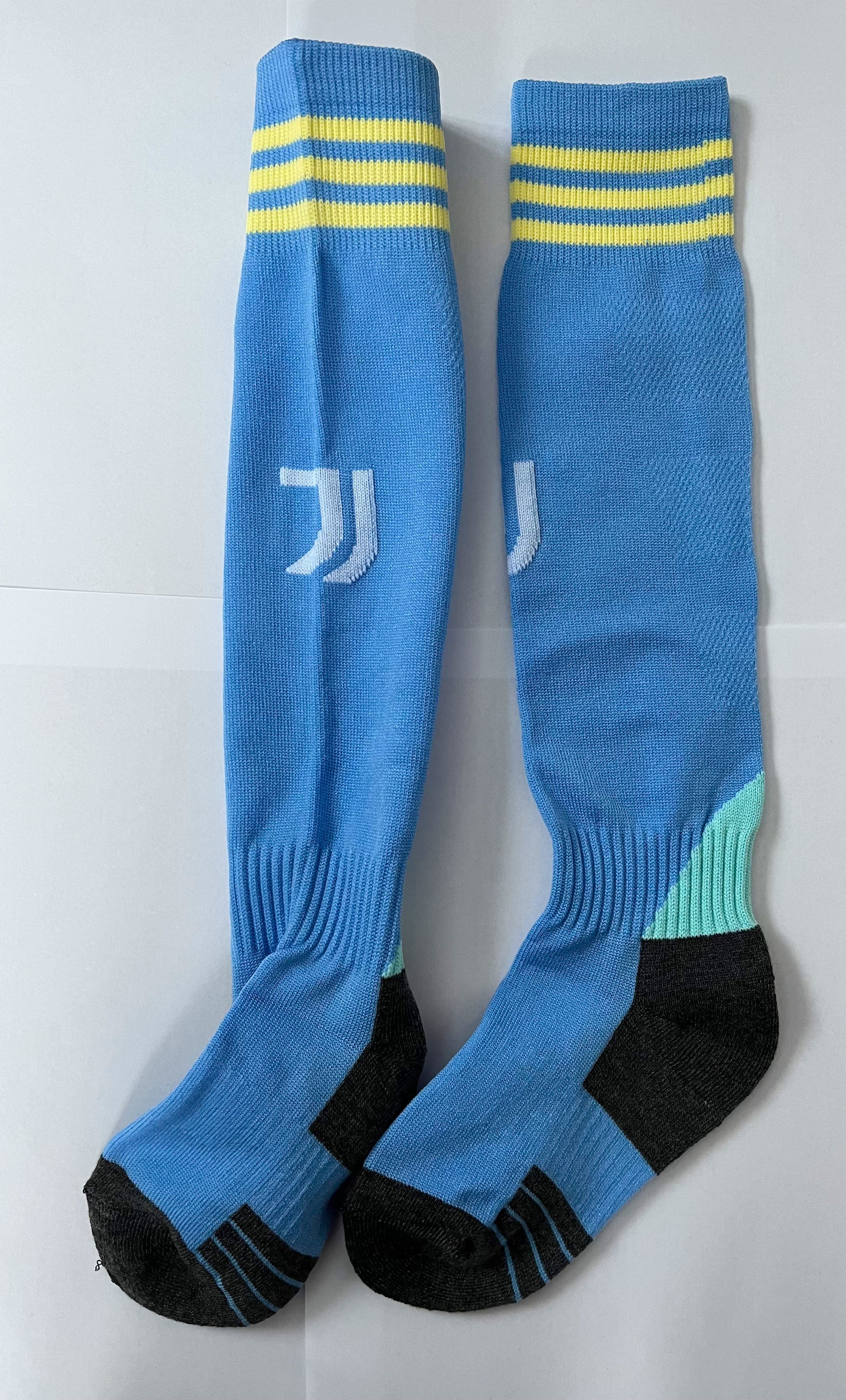 Гетры детские с символикой футбольного клуба  JUVENTUS AWAY 2026, размер 27-35, цвет - голубой